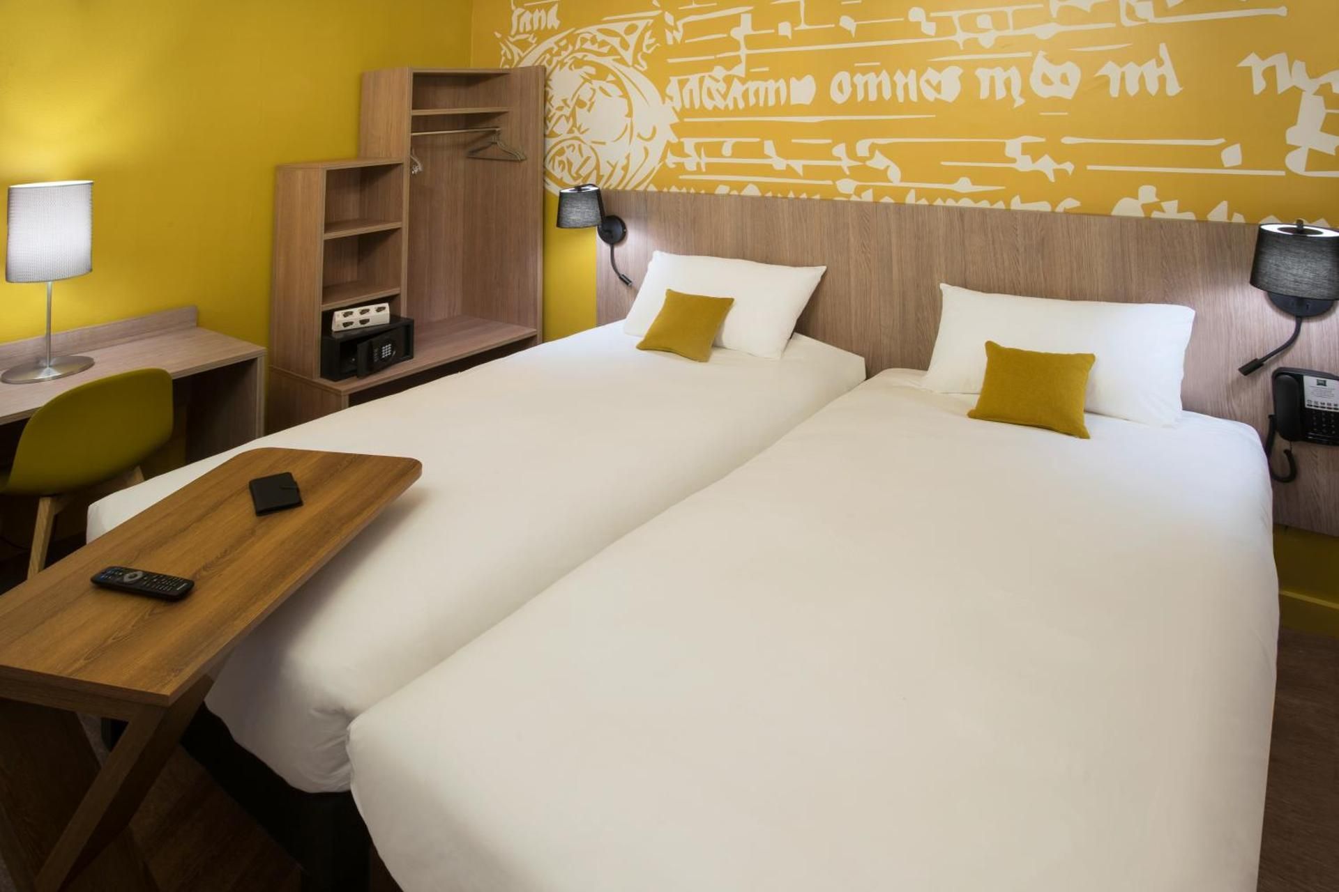 Standard Room with twin beds