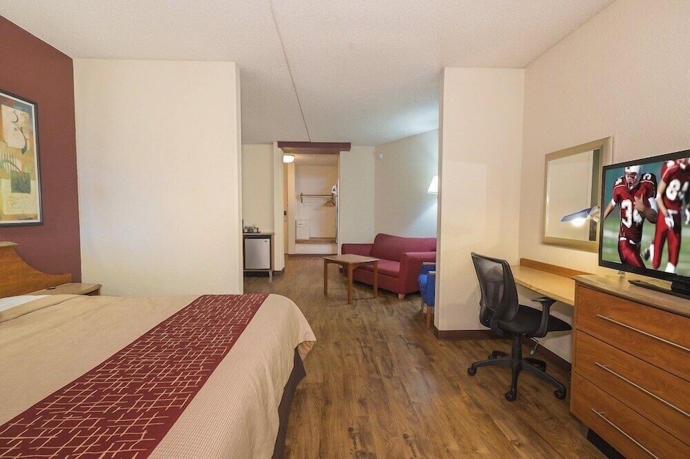 Sycamore Suites Suite, 1 King Bed with Sofa bed, Non Smoking (2 Rooms) 2