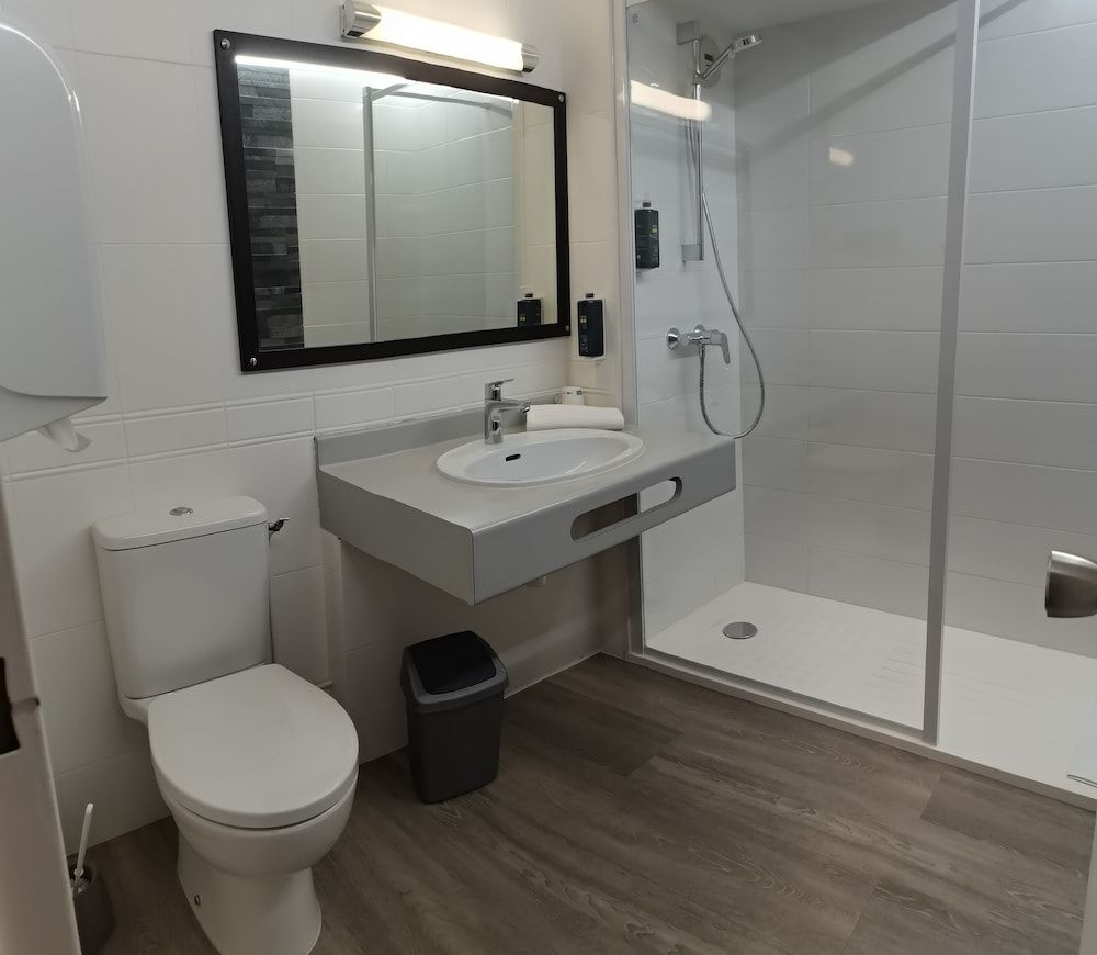 Brit Hotel de l'océan Concarneau Standard Twin Room, 2 Twin Beds, Sea View 3