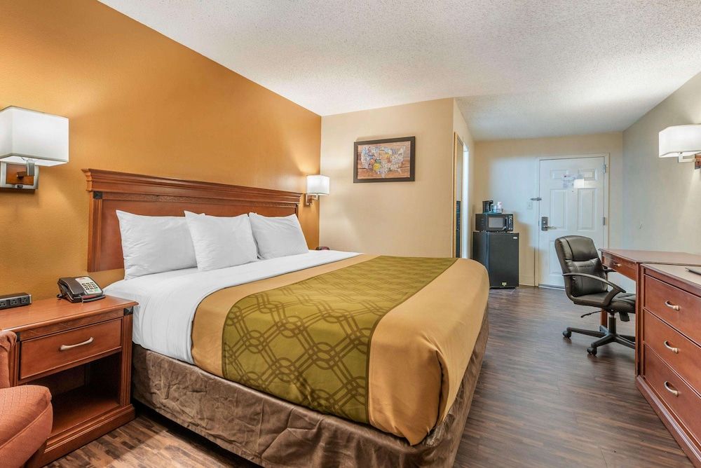 Standard Room, 1 King Bed, Non Smoking