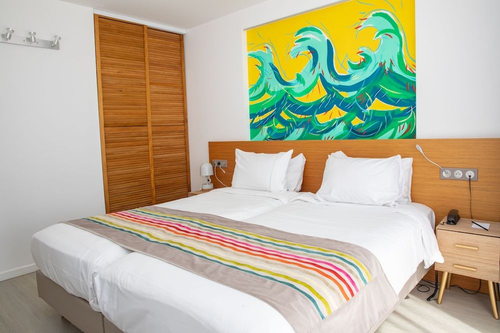 Deluxe Room, 1 King Bed, Non Smoking, Balcony (Twin bed on request)