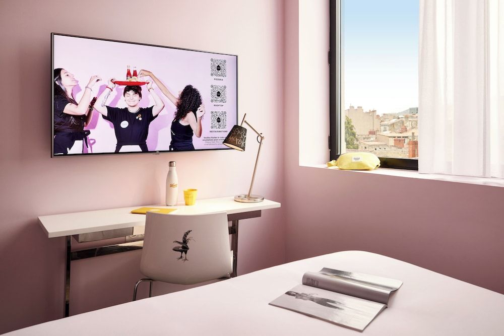 Mama Shelter Bordeaux Room, 1 Queen Bed (Small Mama Double) 8