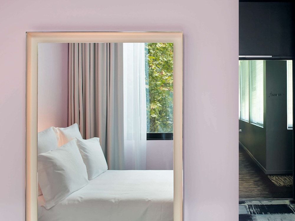 Mama Shelter Bordeaux Room, 1 Queen Bed (Small Mama Double) 4