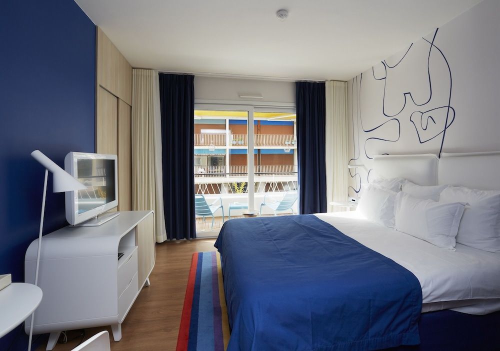 Classic Room, 1 Queen Bed, Balcony