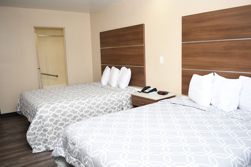 Room, 2 Queen Beds, Non Smoking