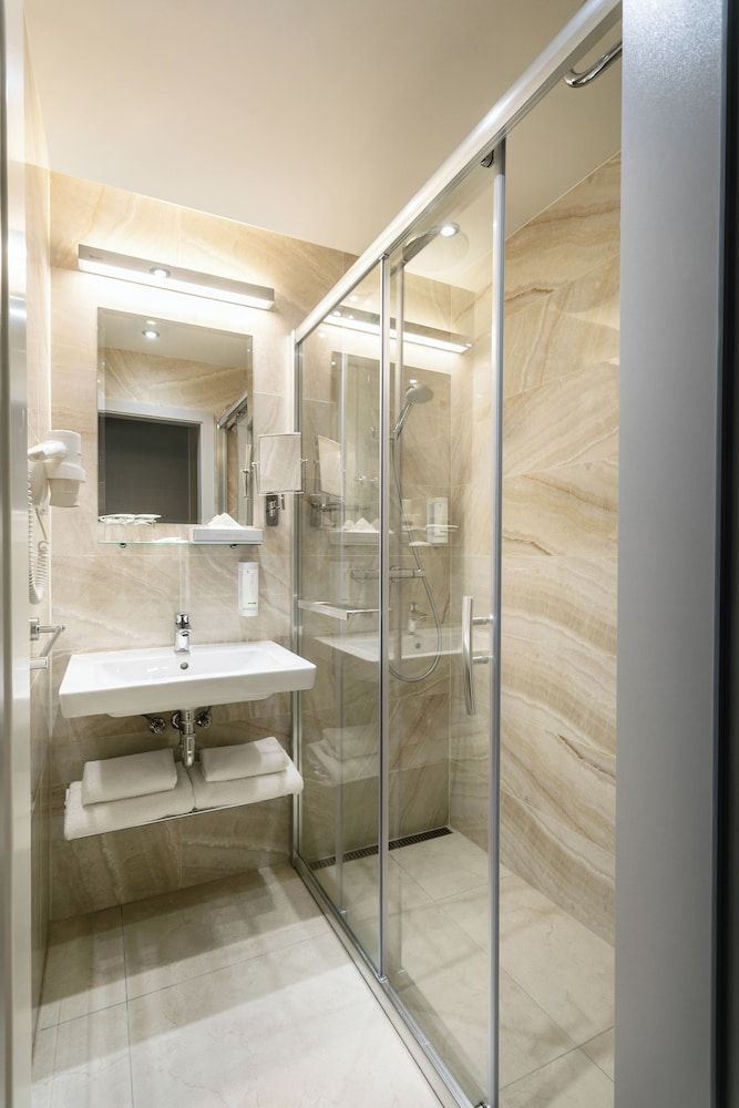 Hotel Ametyst Deluxe Double or Twin Room 9