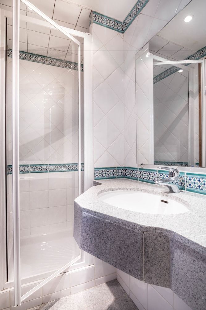 Hôtel du Lys Twin Room 6