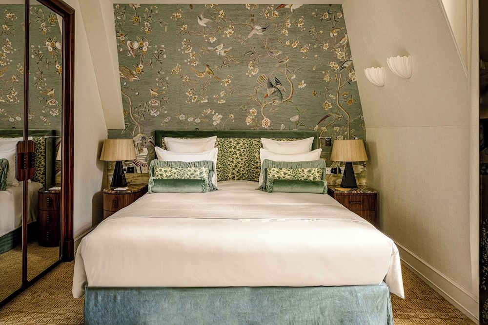 Room (Pavillon Elise)
