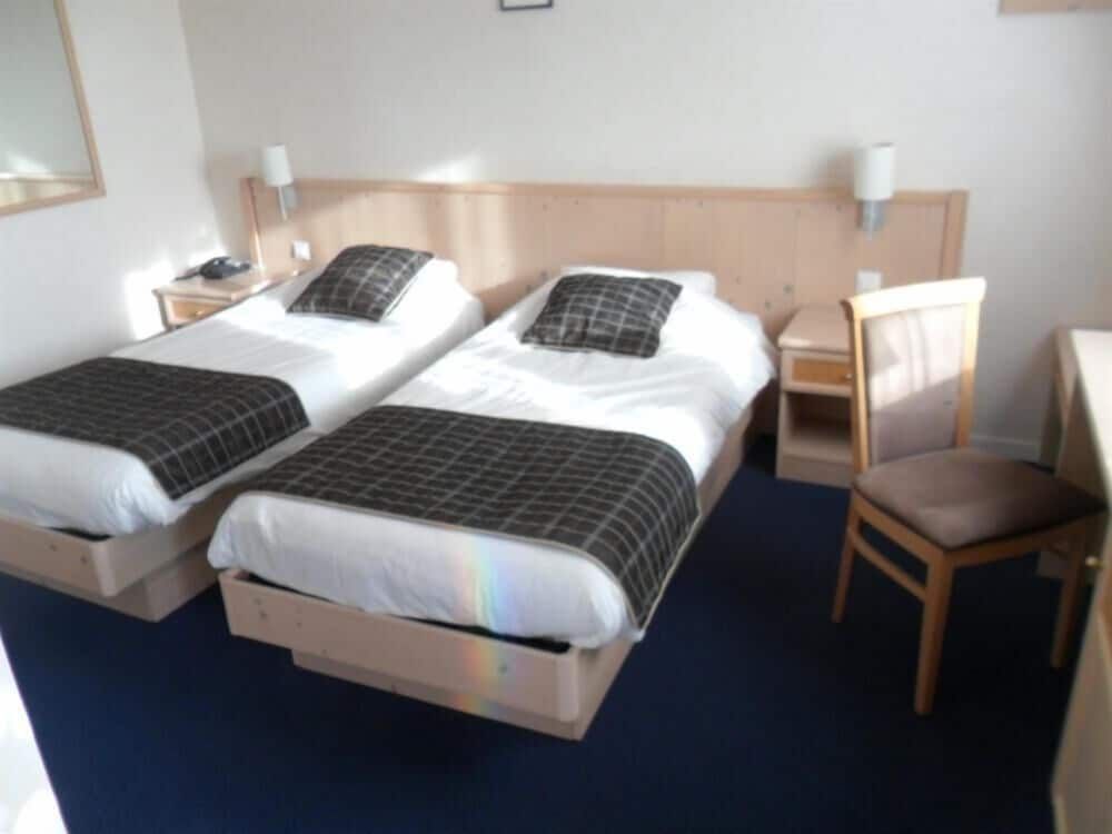 Hotel L'Océane Angers Parc Expo Family Room 3