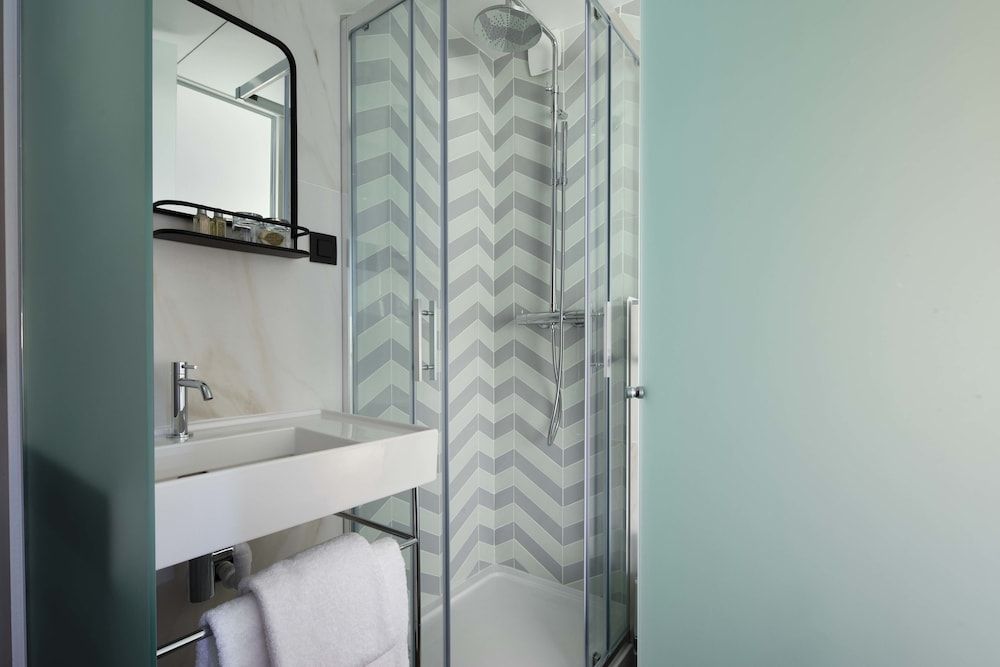 Maxim Quartier Latin Classic Room 4