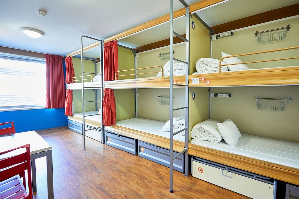 6 Bed Private Room