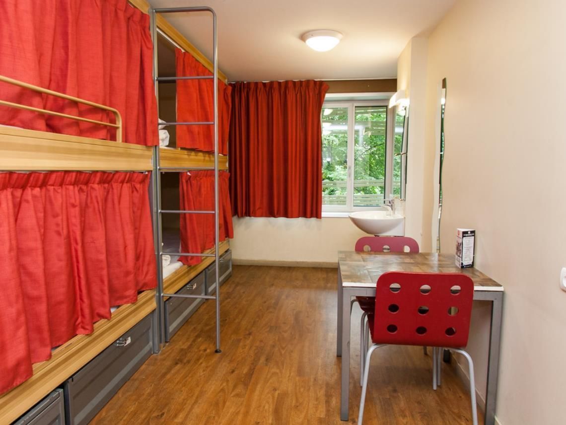 1 Person in 6-Bed Dormitory with En-Suite Bathroom - Mixed