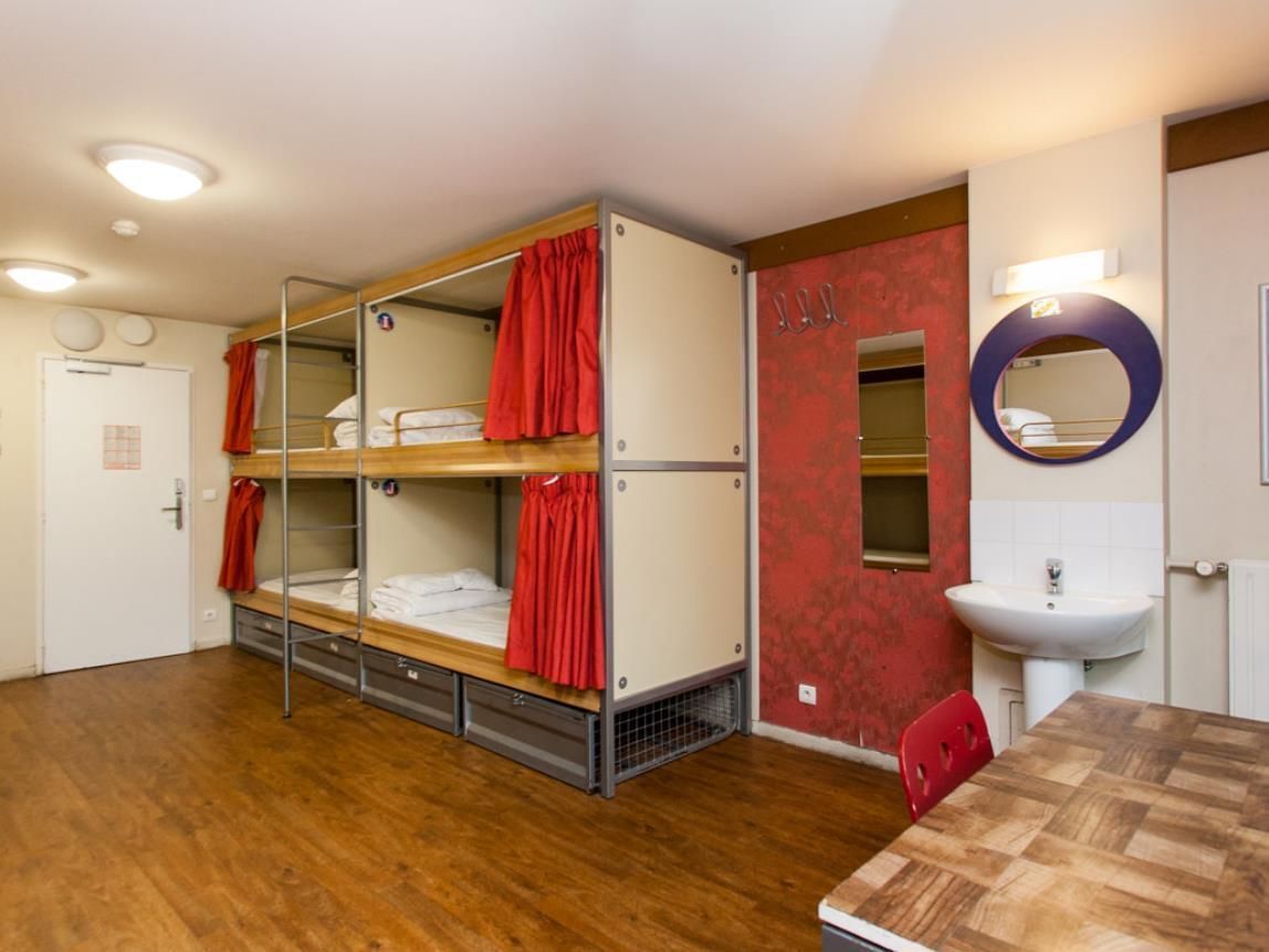 1 Person in 6-Bed Dormitory with En-Suite Bathroom - Mixed