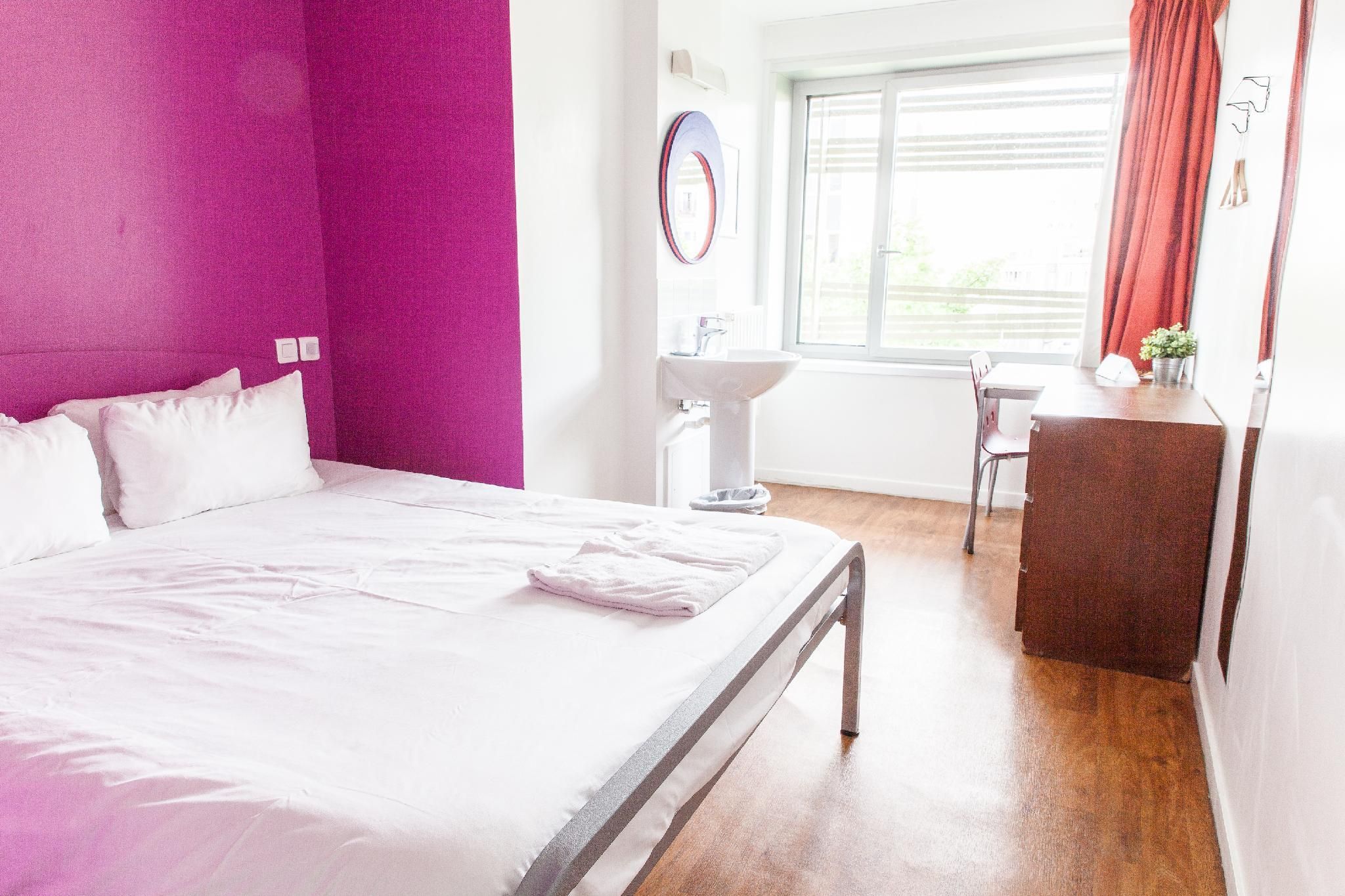 St Christopher's Inns The Canal Hostel Private Double with shared bathroom 2