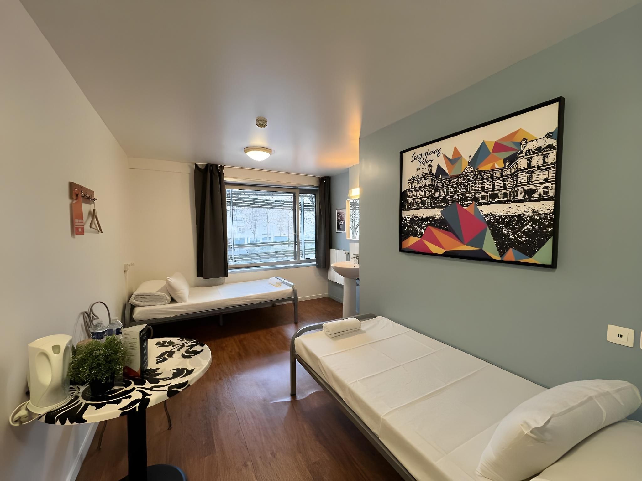 Private Twin Room with Shared Bathroom