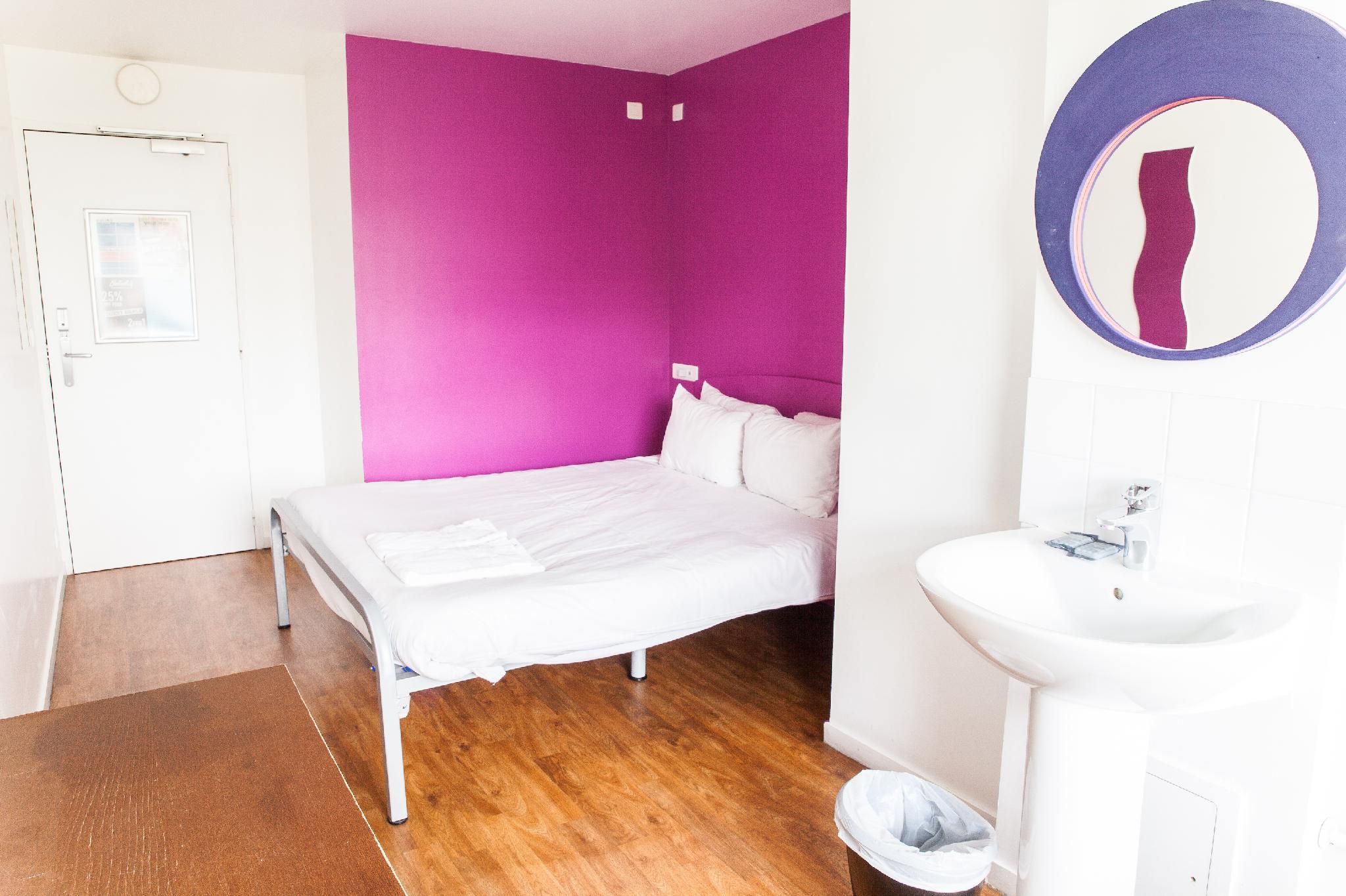 St Christopher's Inns The Canal Hostel Private Double with shared bathroom
