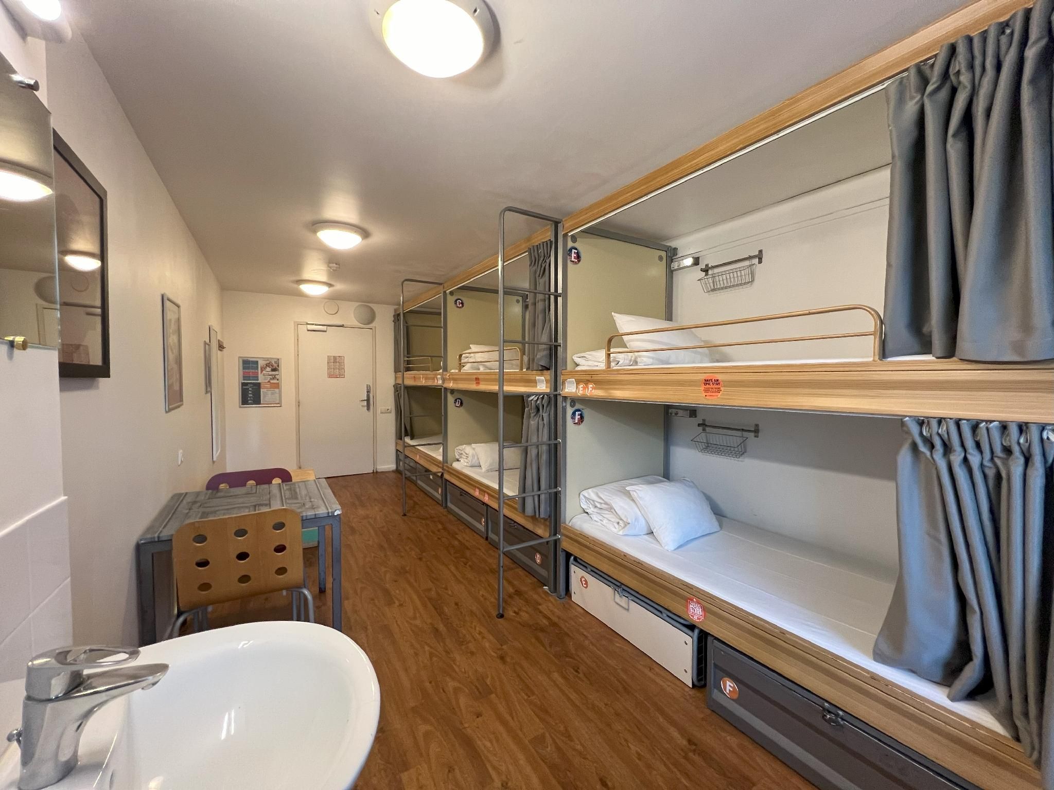 6-Bed Female Dormitory with Shared Bathroom