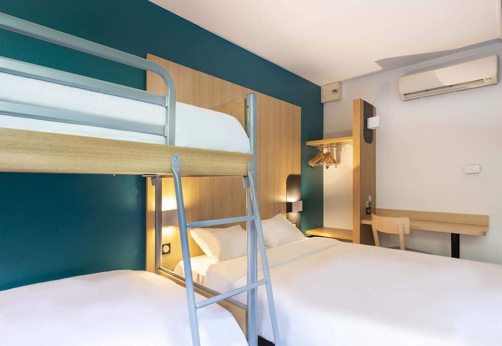 B&B HOTEL Cholet Sud Quadruple Room 4