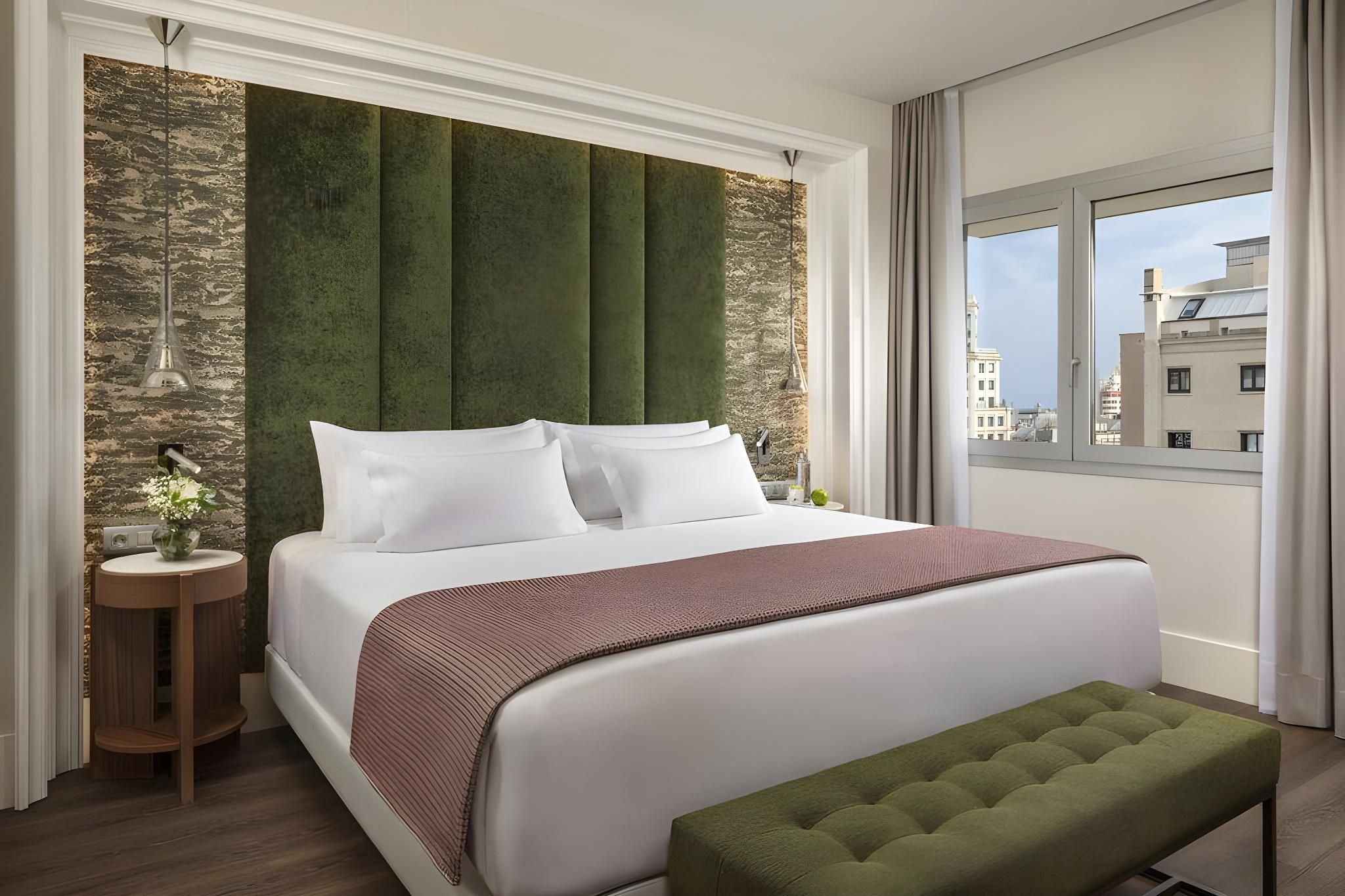Suite with Terrace (2 Adults + 1 Child)