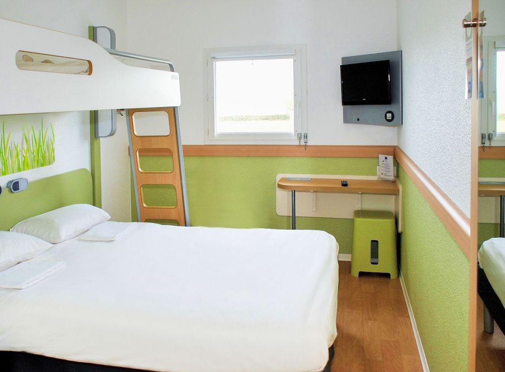 Triple Room, Multiple Beds