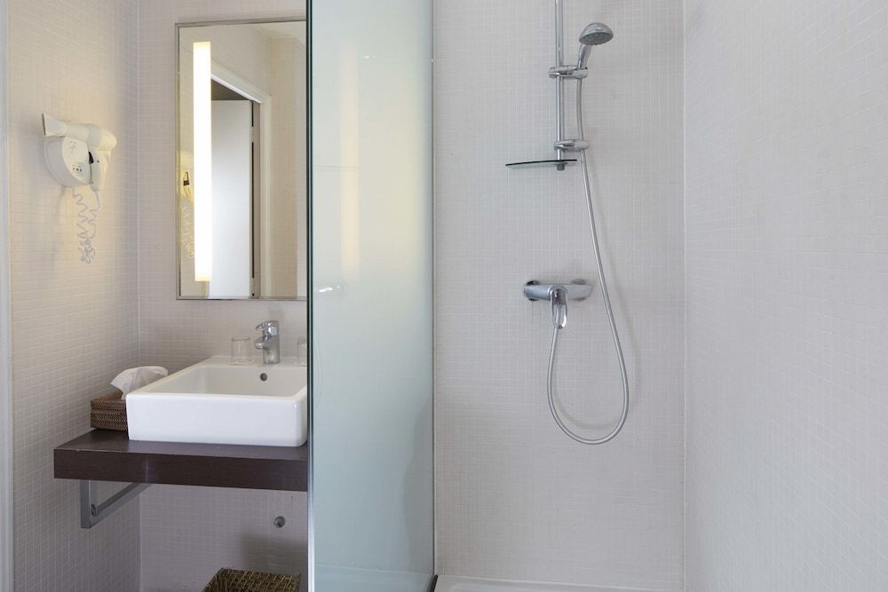 Hotel du Danube Saint Germain Superior Double Room 5