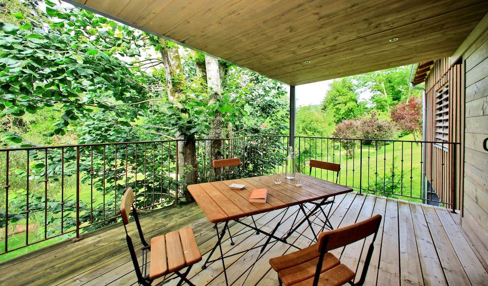 Suite (Lodge)