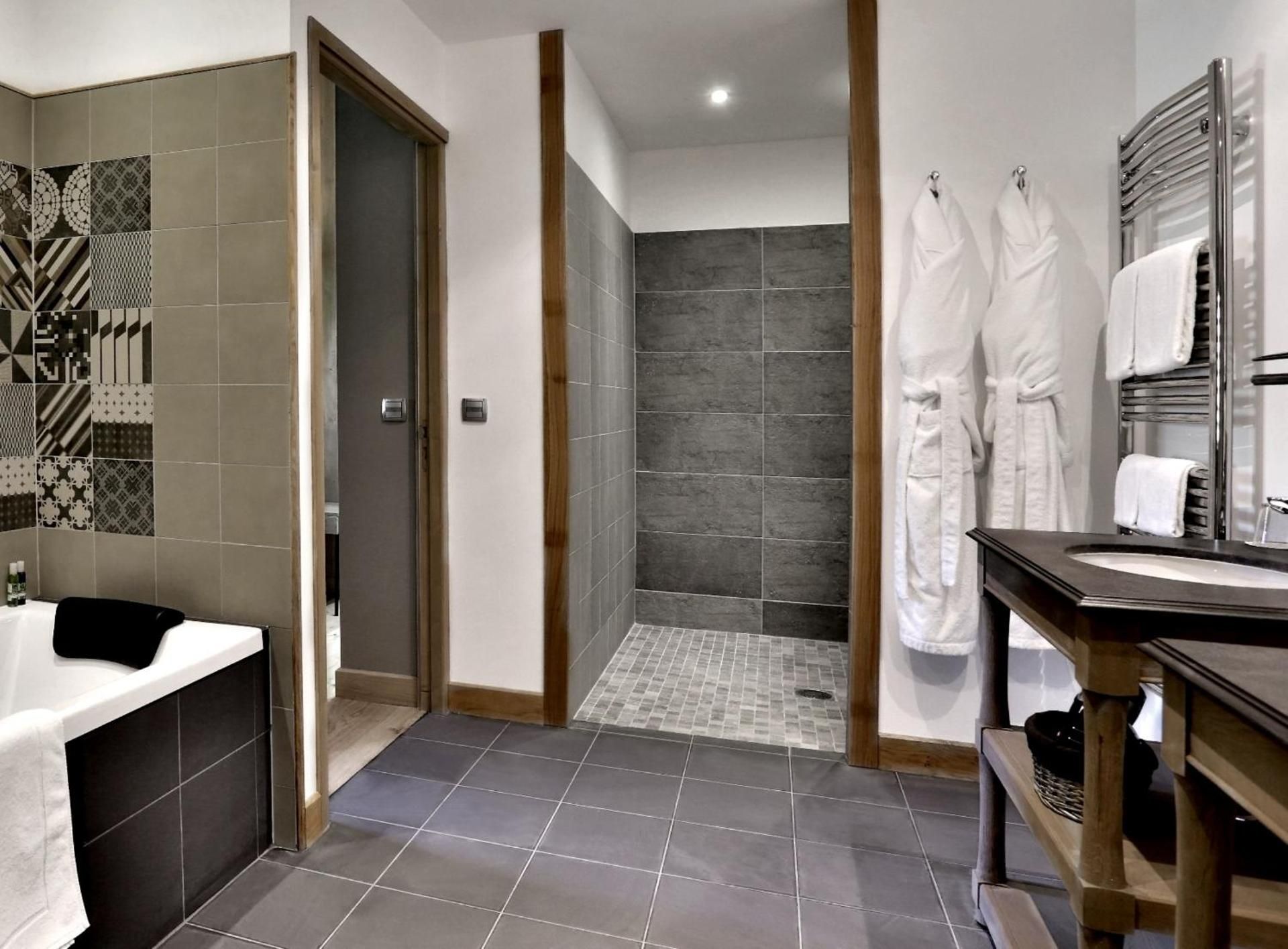 Lodge Suite