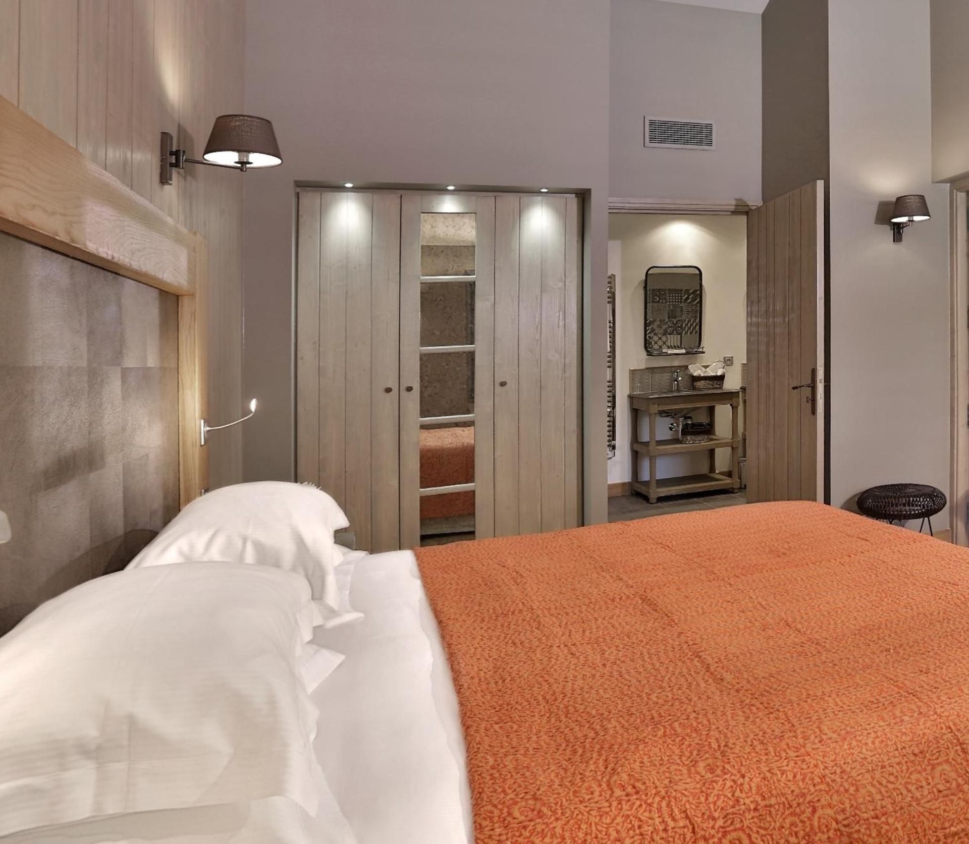 Lodge Suite