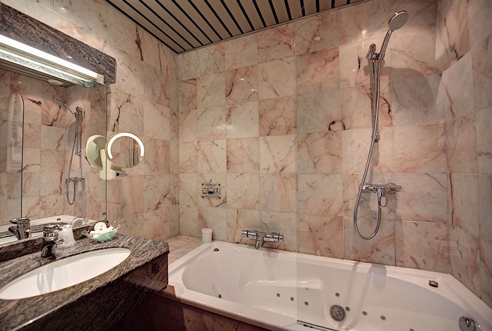 Hôtel du Midi Paris Montparnasse Superior Double Room 13