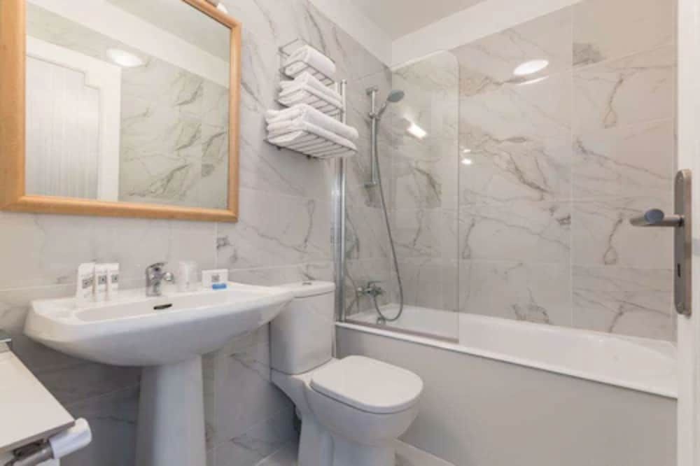 Ruc Hôtel Cannes Comfort Double or Twin Room 5