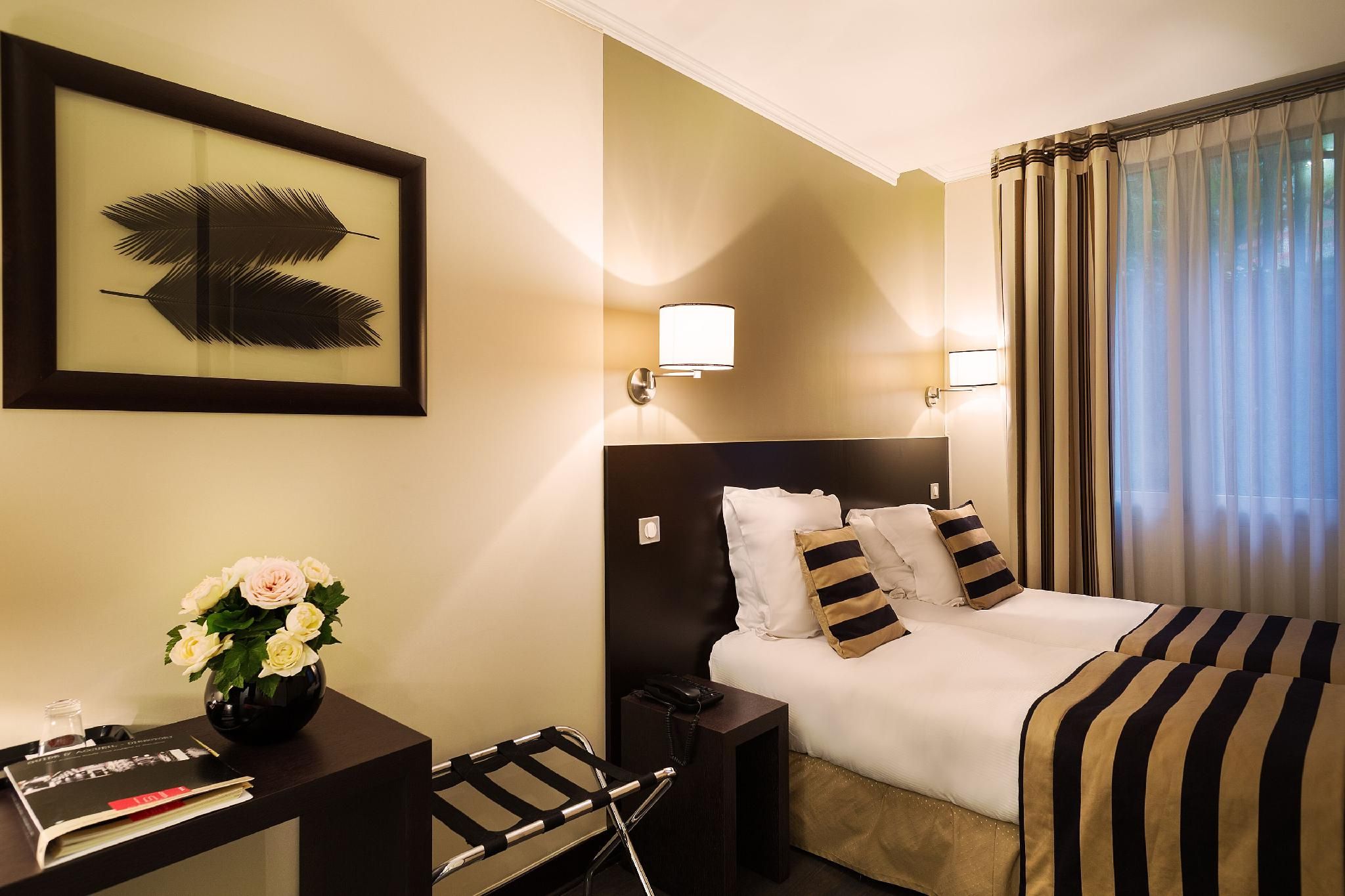 Hotel Arc Elysees Twin Room 3