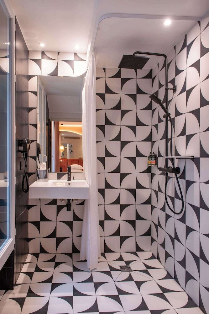 Hotel Arc Elysees Double Room 3