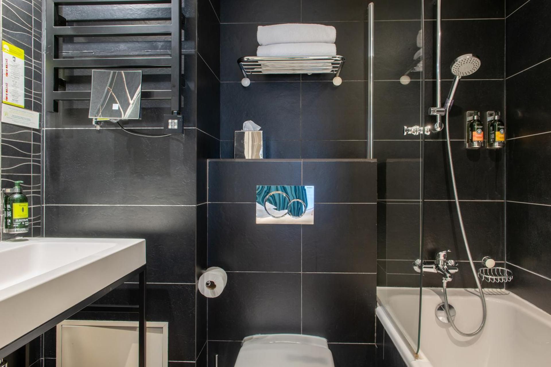 undefined Hotel Arc Elysees 10