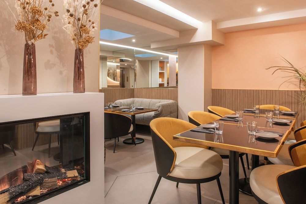 undefined Hotel Arc Elysees 9