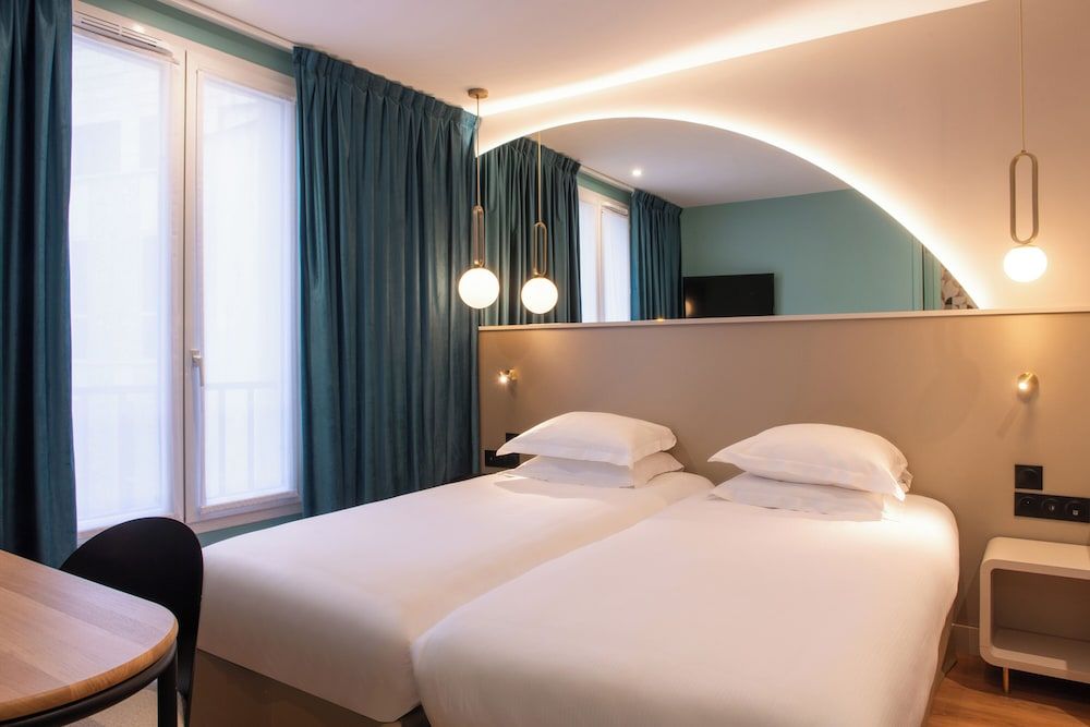 Hotel Arc Elysees Twin Room