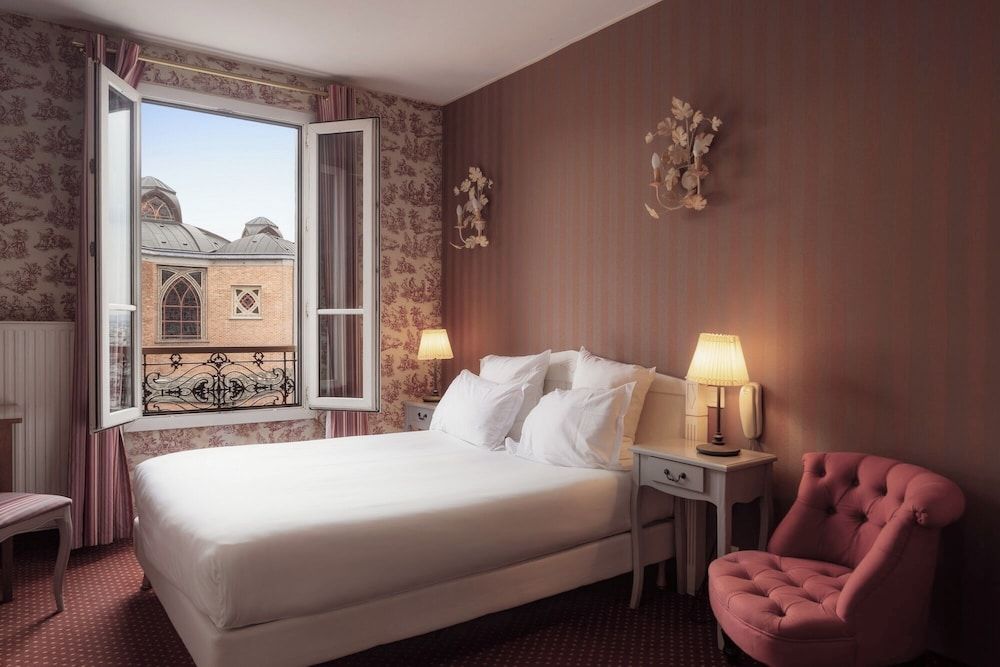 Hotel Regyn's Montmartre Superior Double or Twin Room 4