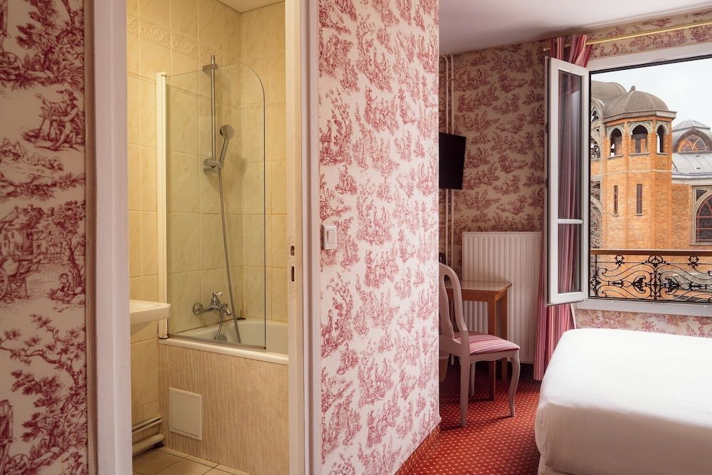 Hotel Regyn's Montmartre Superior Double or Twin Room 6