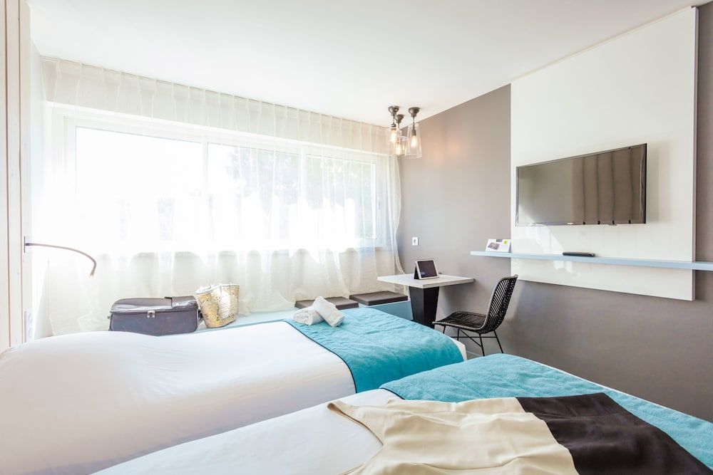 Superior Twin Room, 2 Twin Beds, Park View