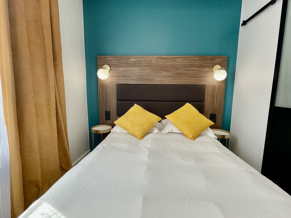 The Originals Boutique, Hôtel Le Marignan,Le Havre Centre Gare Comfort Single Room, Non Smoking, City View 2