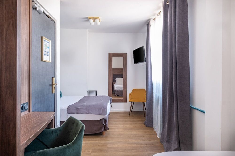 The Originals Boutique, Hôtel Le Marignan,Le Havre Centre Gare Comfort Triple Room, Non Smoking, City View 13