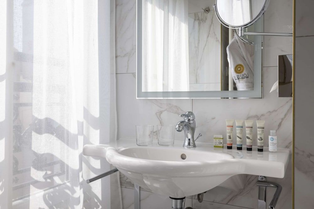 Hôtel Louis II Superior Double Room 4