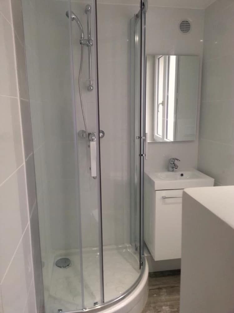 Hotel Savoy Twin Room 7