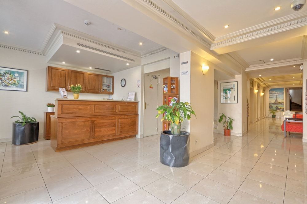 undefined 121 Paris Hotel 8