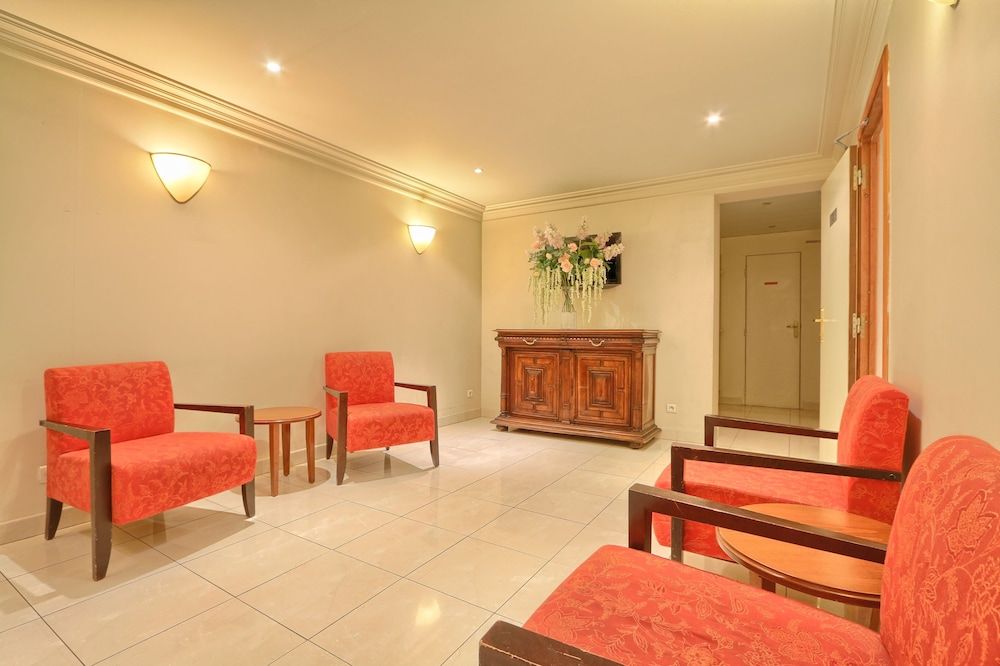 undefined 121 Paris Hotel 7