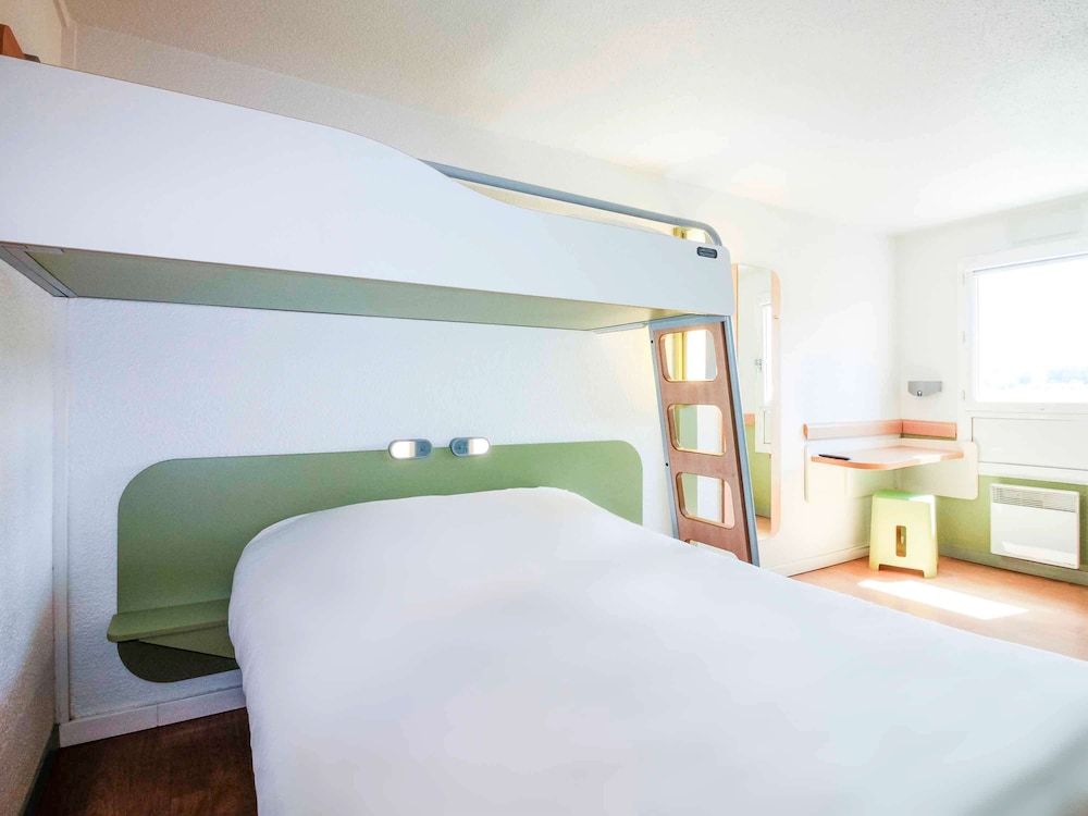 Triple Room, Multiple Beds