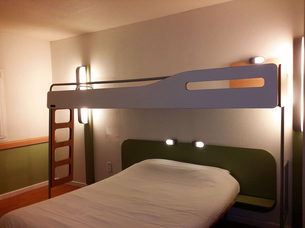 Triple Room, Multiple Beds