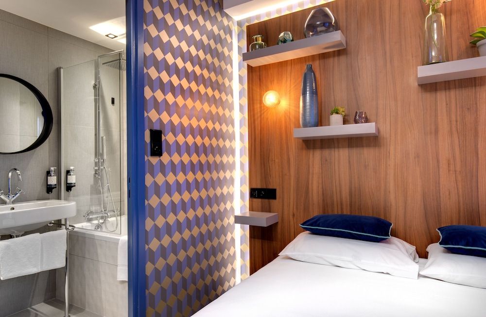 Hôtel Montmorency Standard Room 7