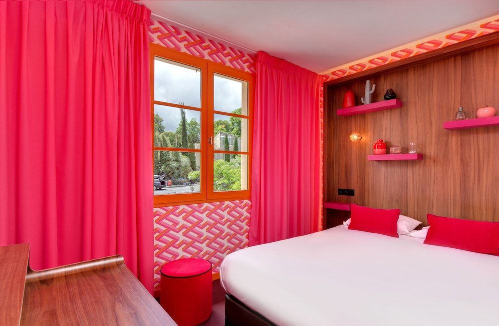 Hôtel Montmorency Deluxe Room 9