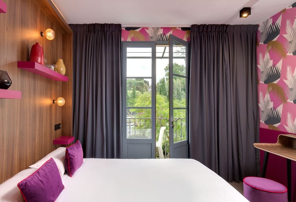 Hôtel Montmorency Deluxe Room 5