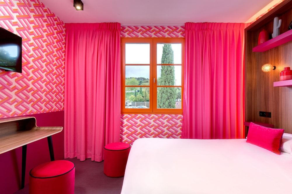 Hôtel Montmorency Deluxe Room 10